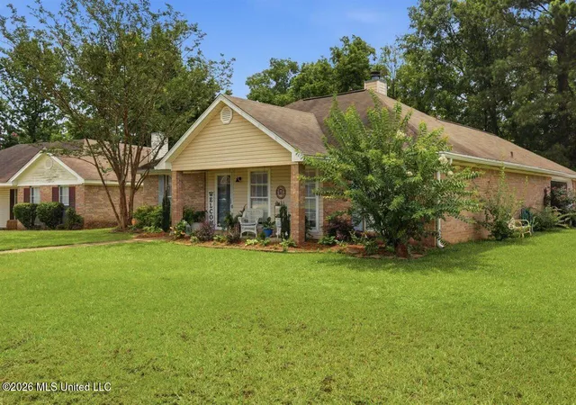 Photo 3 of Single family home for sale at 1930 Twin Pine Dr, Pearl, MS 39208 | MLS# 4153285 | Listing updated on 2026-09-30