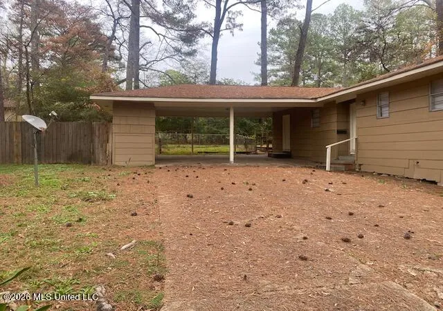 Photo 2 of Single family home for sale at 1910 Catalina Dr, Jackson, MS 39204 | MLS# 4154643 | Listing updated on 2026-08-11