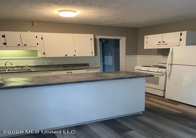 Photo 3 of Single family home for sale at 1937 Willaneel Dr, Jackson, MS 39204 | MLS# 4154636 | Listing updated on 2026-08-11