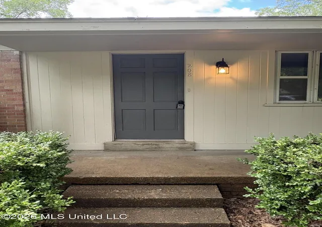 Homes for sale in Senatobia, MS | 208 Camille St, Senatobia, MS 38668 | MLS# 4153300