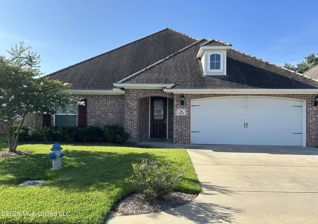 Homes for sale in Diamondhead, MS | 224 Fairway Villas Cir, Diamondhead, MS 39525 | MLS# 4153870