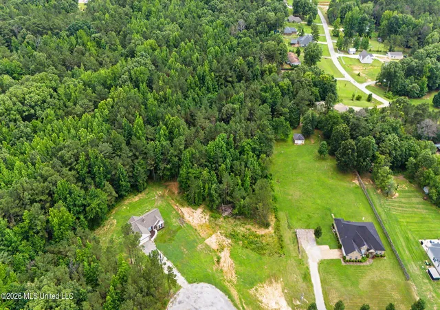 Photo 3 of Sale Pending at 62 American Cvs, Byhalia, MS 38611 | MLS# 4153314 | Listing updated on 2026-09-15