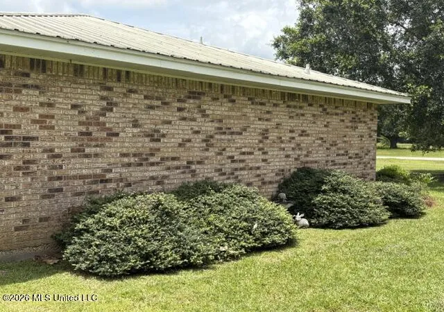 Homes for sale in Moss Point, MS | 5901 Slater Cir, Moss Point, MS 39562 | MLS# 4153687