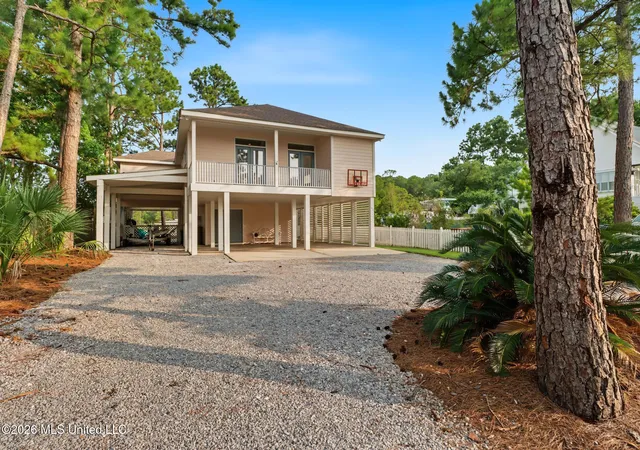 Homes for sale in Pass Christian, MS | 92 Elm Ln, Pass Christian, MS 39571 | MLS# 4153377