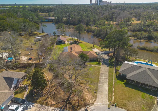 Photo 3 of Single family home for sale at 11201 Creek Dr, Gulfport, MS 39503 | MLS# 4153597 | Listing updated on 2026-09-02