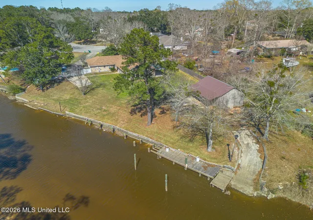 Photo 3 of Single family home for sale at 11201 Creek Dr, Gulfport, MS 39503 | MLS# 4153597 | Listing updated on 2026-09-02