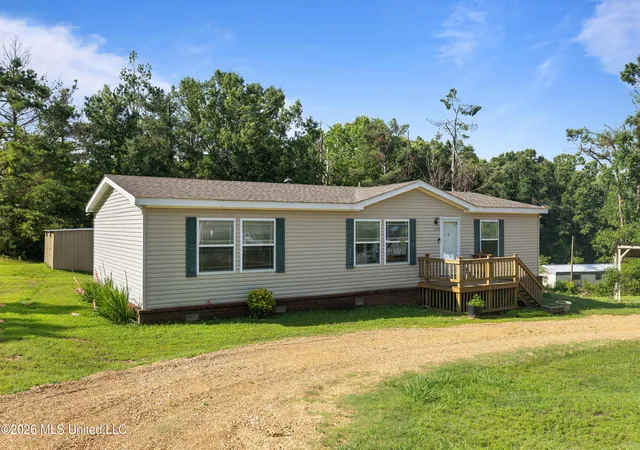 Homes for sale in Sardis, MS | 232 S Forrest Dr, Sardis, MS 38666 | MLS# 4153418