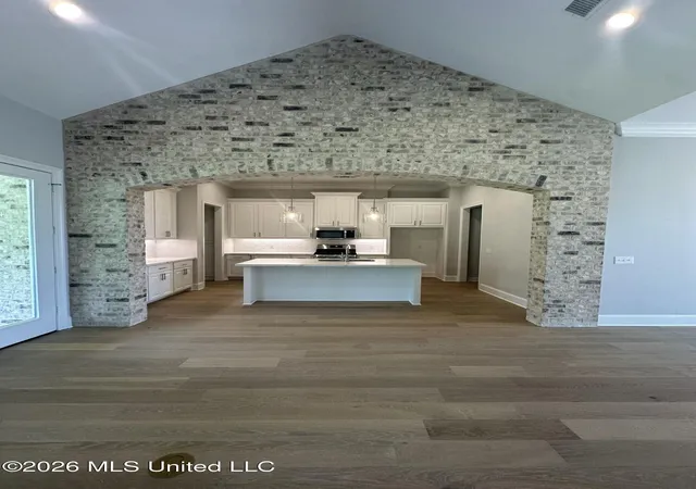Photo 3 of Single family home for sale at 407 Alta Vista, Madison, MS 39110 | MLS# 4153412 | Listing updated on 2026-06-19