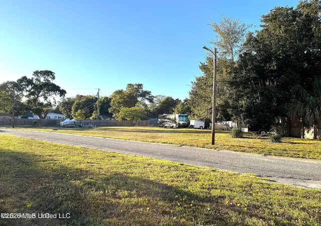 Homes for sale in Gulfport, MS | 2501 Gulf Ave, Gulfport, MS 39501 | MLS# 4153417