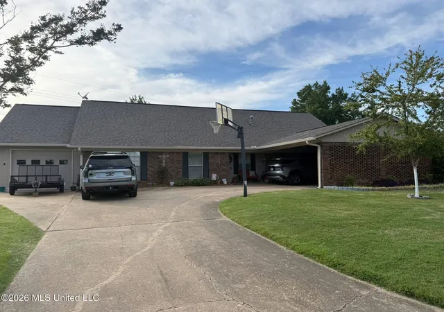 Homes for sale in Greenwood, MS | 720 Centennial Dr, Greenwood, MS 38930 | MLS# 4153437