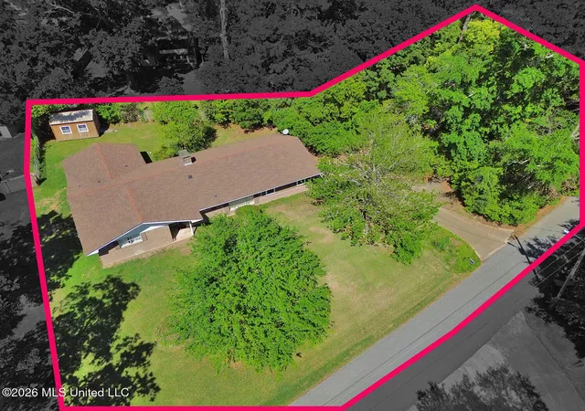 Photo 2 of Sale Pending at 13908 Cerro Verde Dr, Ocean Springs, MS 39564 | MLS# 4153444 | Listing updated on 2026-09-15