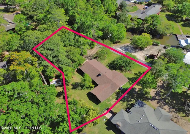 Photo 3 of Sale Pending at 13908 Cerro Verde Dr, Ocean Springs, MS 39564 | MLS# 4153444 | Listing updated on 2026-09-15