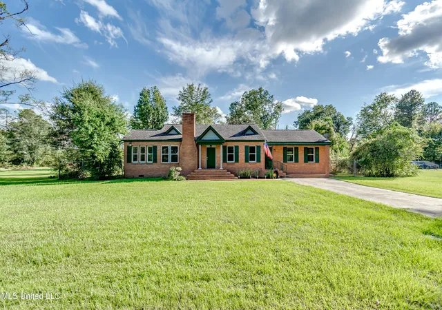 Photo 3 of Single family home for sale at 239 Fernwood Dr, Jackson, MS 39206 | MLS# 4153466 | Listing updated on 2026-08-03