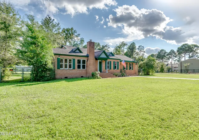 Photo 4 of Single family home for sale at 239 Fernwood Dr, Jackson, MS 39206 | MLS# 4153466 | Listing updated on 2026-08-03