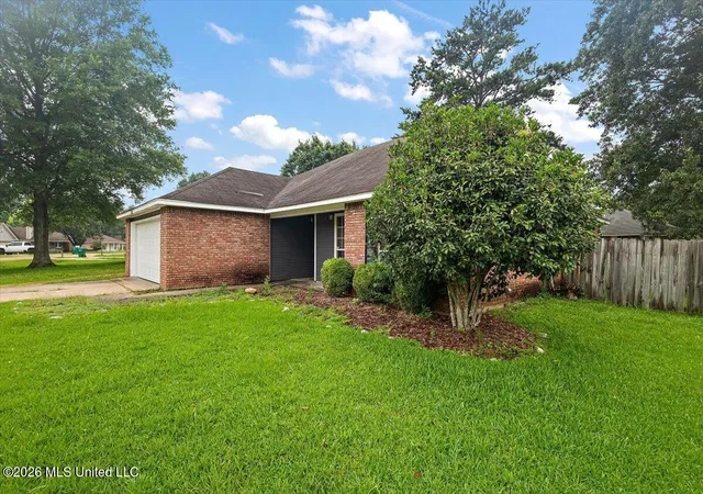 Homes for sale in Byram, MS | 415 Riverbend Dr, Byram, MS 39272 | MLS# 4153491