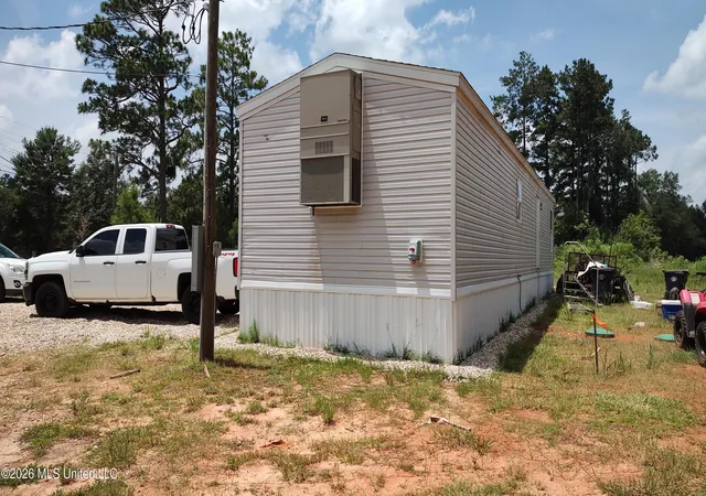 Photo 3 of Manufactured home for sale at 1090 Bilbo Rd, Lumberton, MS 39455 | MLS# 4153488 | Listing updated on 2026-07-10