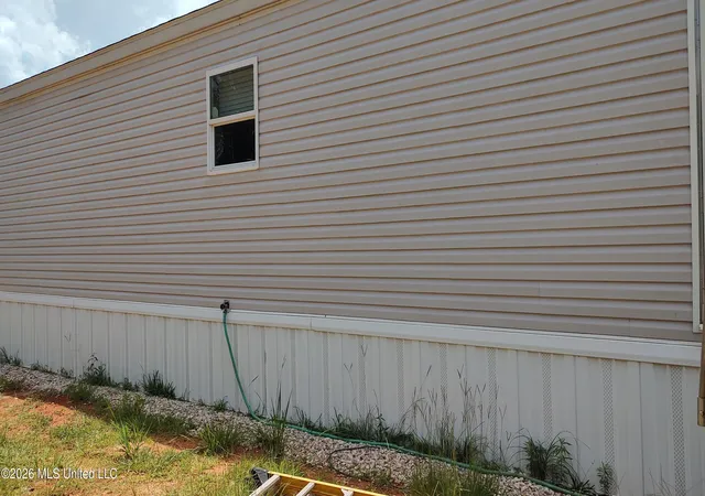 Photo 3 of Manufactured home for sale at 1090 Bilbo Rd, Lumberton, MS 39455 | MLS# 4153488 | Listing updated on 2026-07-10
