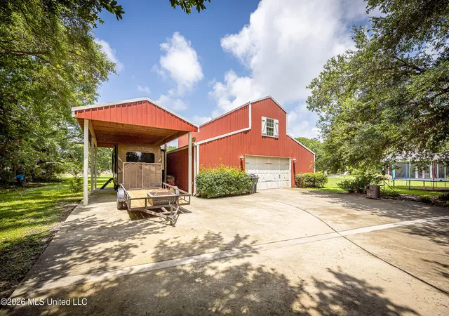 Photo 3 of Single family home for sale at 2901 Hamill Farm Rd, Ocean Springs, MS 39564 | MLS# 4153670 | Listing updated on 2026-07-28
