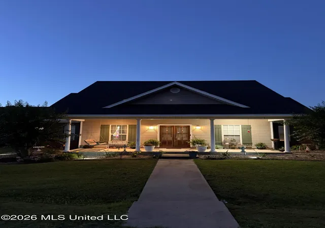 Homes for sale in Winona, MS | 11 Rolling Green Cir, Winona, MS 38967 | MLS# 4153563