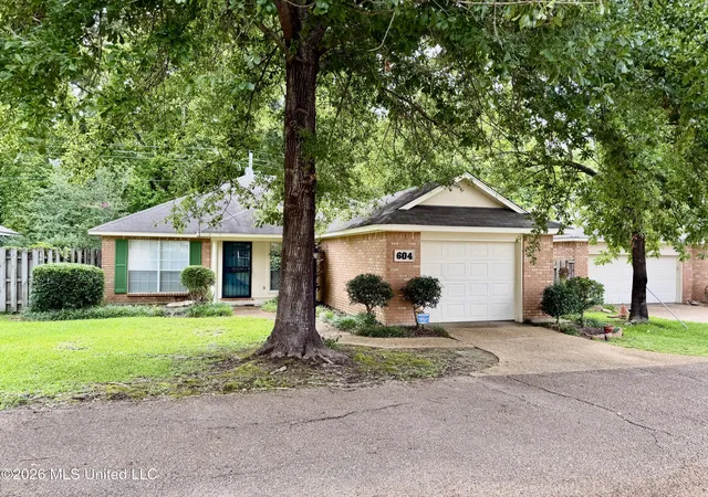 Homes for sale in Clinton, MS | 604 E Biscayne Cvs, Clinton, MS 39056 | MLS# 4153830