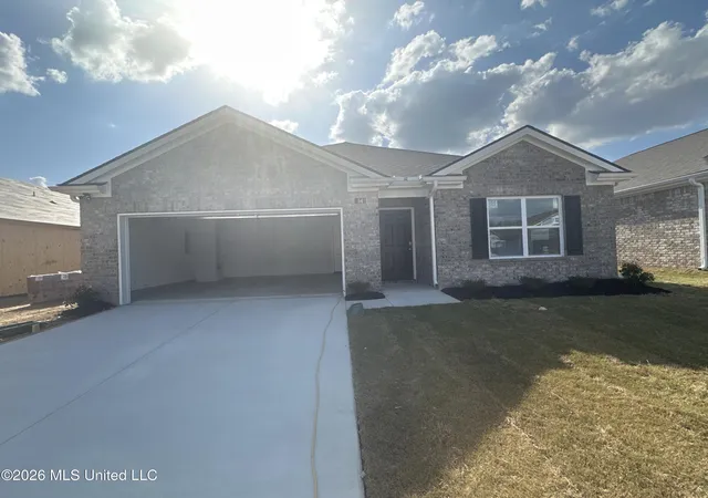 Homes for sale in Byhalia, MS | 100 Pine St, Byhalia, MS 38611 | MLS# 4153541