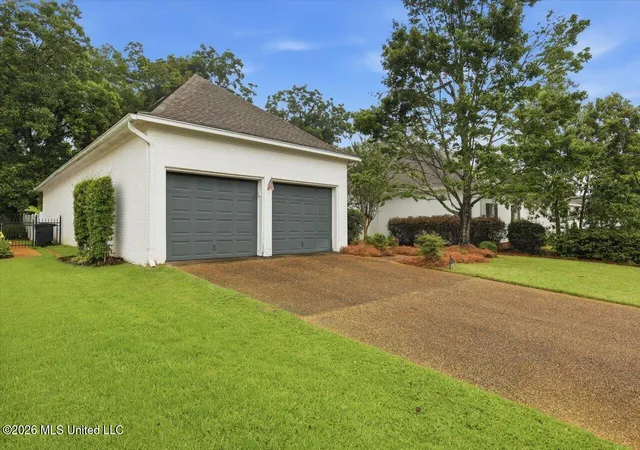 Photo 3 of Sale Pending at 208 Geneva Blvd, Madison, MS 39110 | MLS# 4153544 | Listing updated on 2026-08-11
