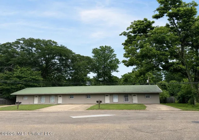 Homes for sale in Magee, MS | 101 5th Ave, Magee, MS 39111 | MLS# 4153554