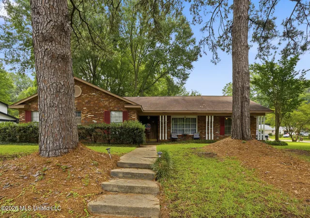 Homes for sale in Clinton, MS | 1210 Huntcliff Wy, Clinton, MS 39056 | MLS# 4153673
