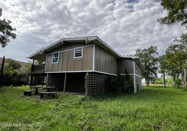 Homes for sale in Bay Saint Louis, MS | 2139 Hollywood Dr, Bay Saint Louis, MS 39520 | MLS# 4153711