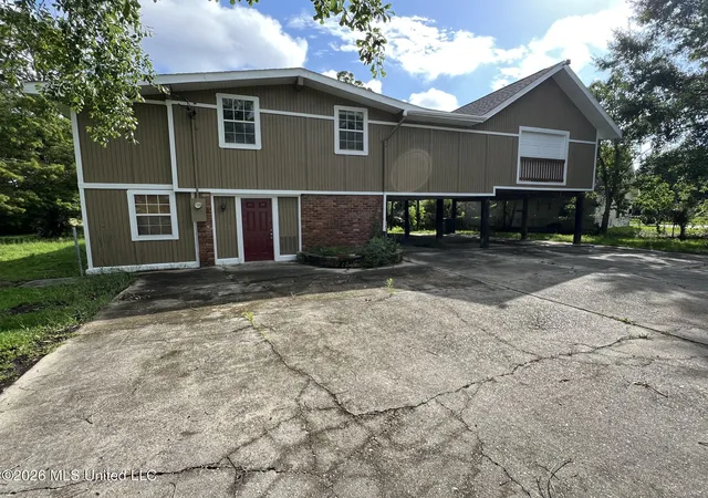 Homes for sale in Bay Saint Louis, MS | 2139 Hollywood Dr, Bay Saint Louis, MS 39520 | MLS# 4153711