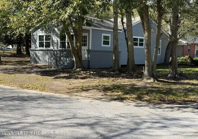1st image of 1811 Wilson Ave, Pascagoula, MS 39567 | MLS# 4153587