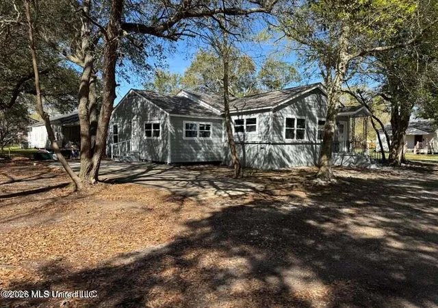 2nd image of 1811 Wilson Ave, Pascagoula, MS 39567 | MLS# 4153587