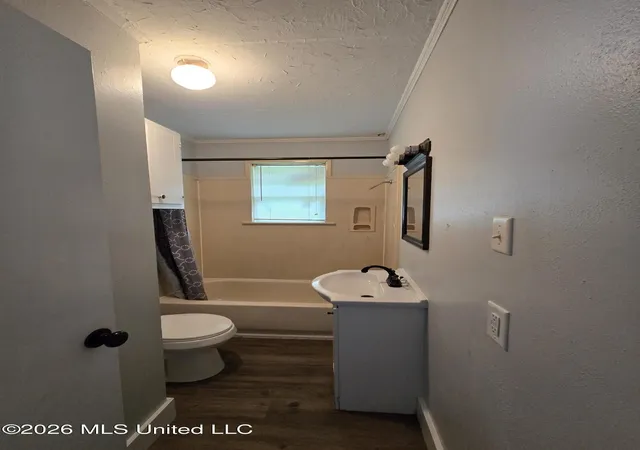Photo 4 of Sale Pending at 2208 Glendale Ave, Hattiesburg, MS 39401 | MLS# 4153611 | Listing updated on 2026-08-28