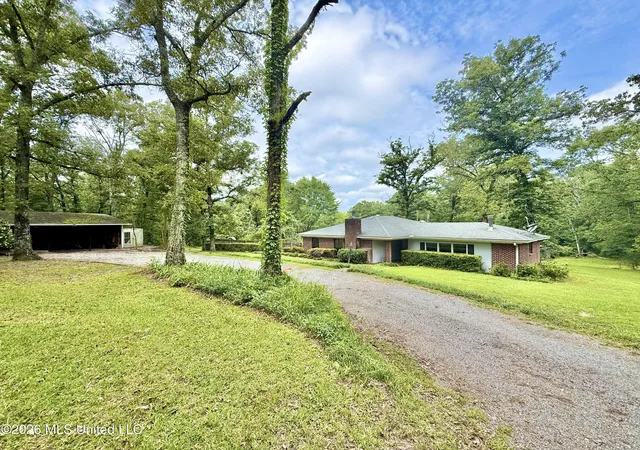 Homes for sale in Crystal Springs, MS | 1019 Dry Grove Rd, Crystal Springs, MS 39059 | MLS# 4155795