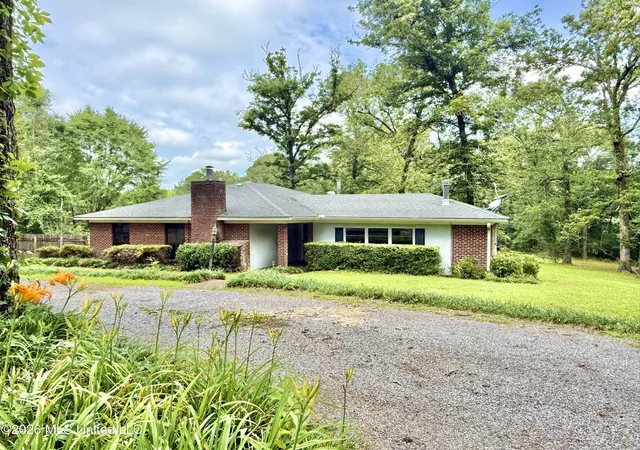 Homes for sale in Crystal Springs, MS | 1019 Dry Grove Rd, Crystal Springs, MS 39059 | MLS# 4155795