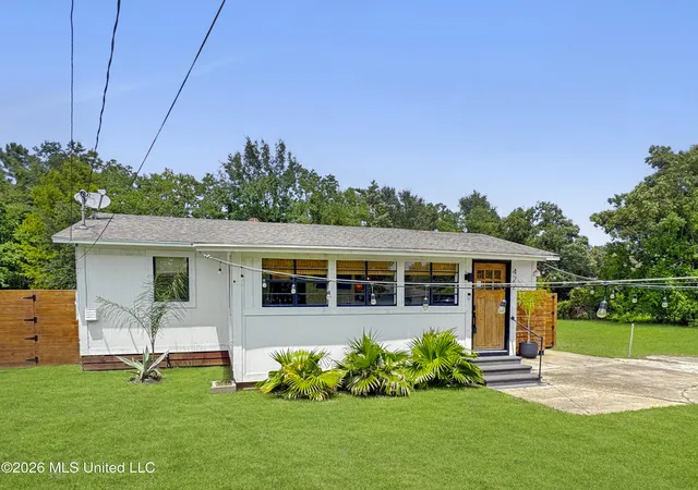 Homes for sale in Waveland, MS | 422 Merritt St, Waveland, MS 39576 | MLS# 4154121