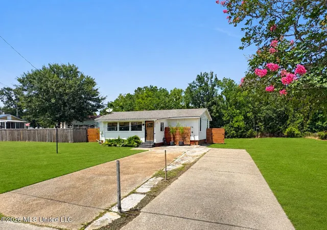 Homes for sale in Waveland, MS | 422 Merritt St, Waveland, MS 39576 | MLS# 4154121