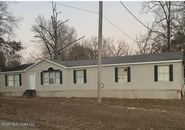 Homes for sale in Byram, MS | 1000 Horse Shoe Cir, Byram, MS 39272 | MLS# 4153681