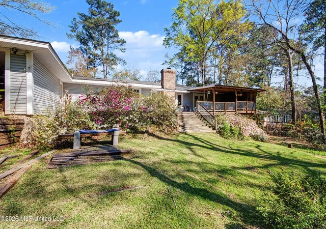 Photo 4 of Single family home for sale at 3919 Pinewood Dr, Jackson, MS 39211 | MLS# 4153706 | Listing updated on 2026-09-11