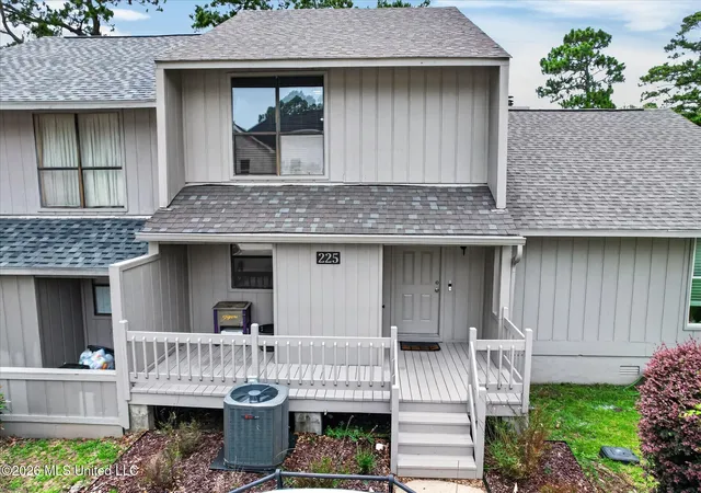 1st image of 225 Highpoint Dr, Diamondhead, MS 39525 | MLS# 4153715
