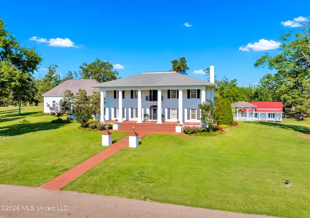 Homes for sale in Blue Mountain, MS | 530 Ms-15, Blue Mountain, MS 38610 | MLS# 4154051