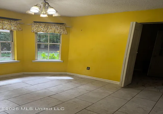Photo 3 of Single family home for sale at 620 Senatobia Dr, Senatobia, MS 38668 | MLS# 4153724 | Listing updated on 2026-09-07