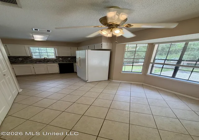 Photo 4 of Single family home for sale at 12 Joanna Ln, Gulfport, MS 39503 | MLS# 4155528 | Listing updated on 2026-09-14
