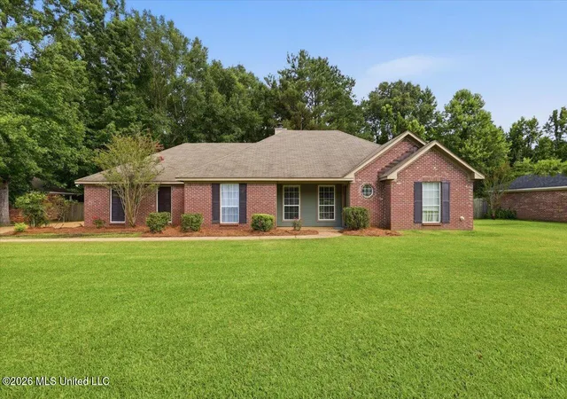 Homes for sale in Florence, MS | 623 Southern Oaks Dr, Florence, MS 39073 | MLS# 4153862