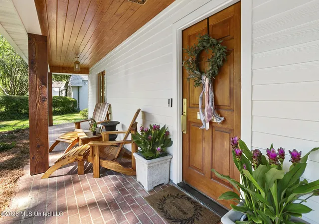 Photo 3 of Single family home for sale at 4408 Deer Crk Dr, Jackson, MS 39211 | MLS# 4154098 | Listing updated on 2026-09-08