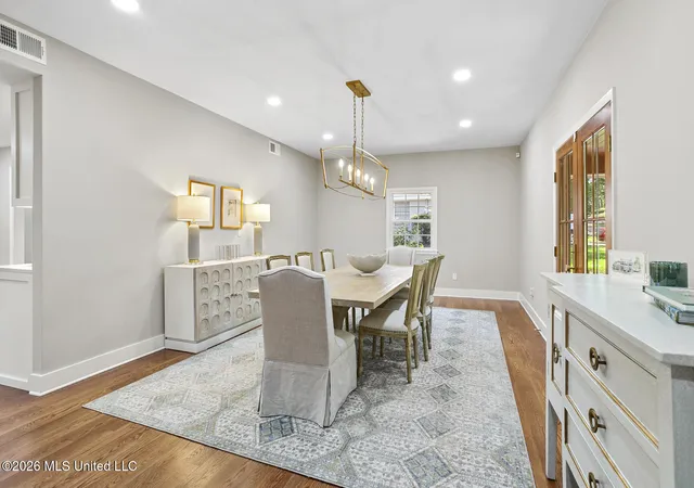 Photo 4 of Single family home for sale at 4408 Deer Crk Dr, Jackson, MS 39211 | MLS# 4154098 | Listing updated on 2026-09-08