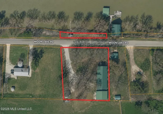 Homes for sale in Dundee, MS | 1295 Moon Lake Rd, Dundee, MS 38626 | MLS# 4153769