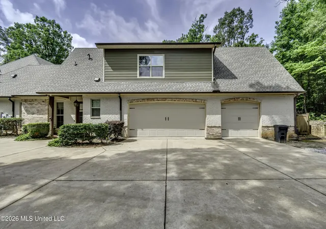 Photo 2 of Single family home for sale at 270 Evergreen Dr, Brandon, MS 39042 | MLS# 4153786 | Listing updated on 2026-06-24