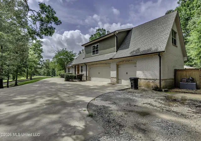 Photo 3 of Single family home for sale at 270 Evergreen Dr, Brandon, MS 39042 | MLS# 4153786 | Listing updated on 2026-06-24