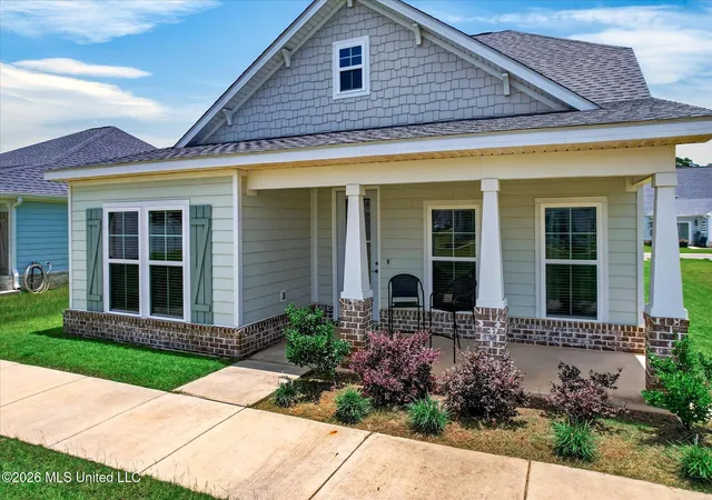 Homes for sale in Ocean Springs, MS | 113 Everly Cir, Ocean Springs, MS 39564 | MLS# 4153776